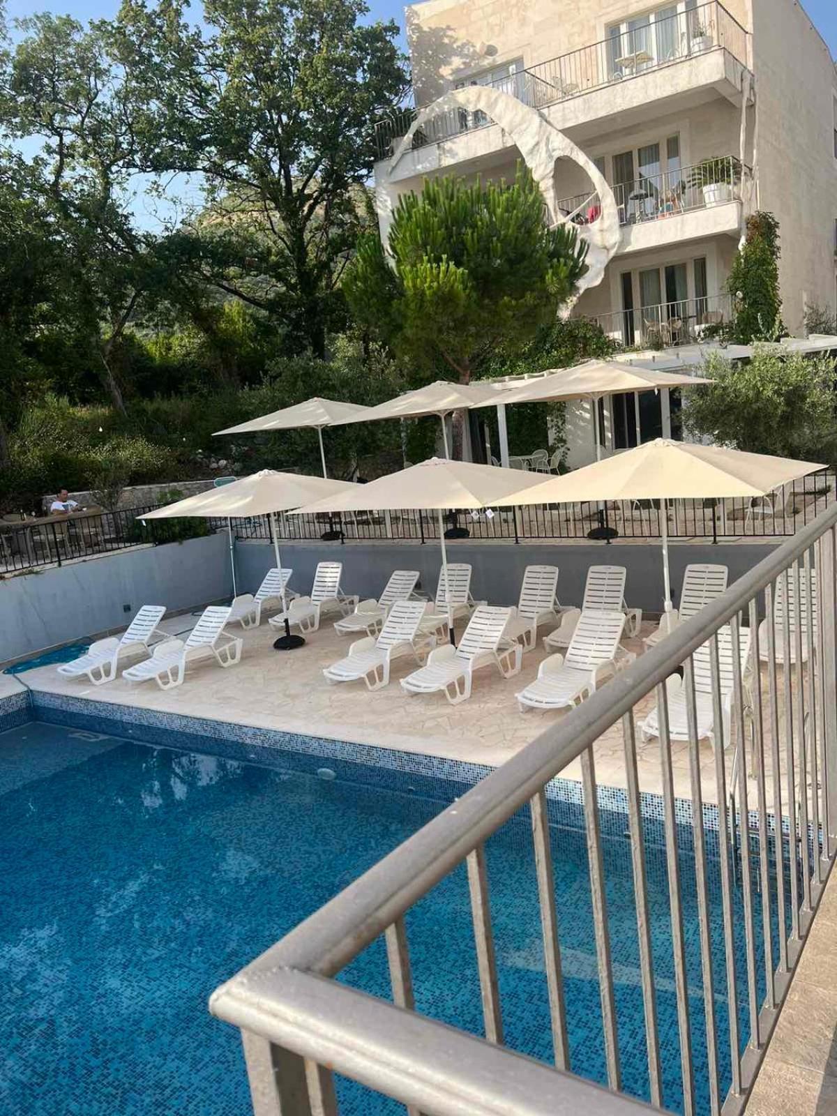 Most Oliva Resort Budva Exteriör bild