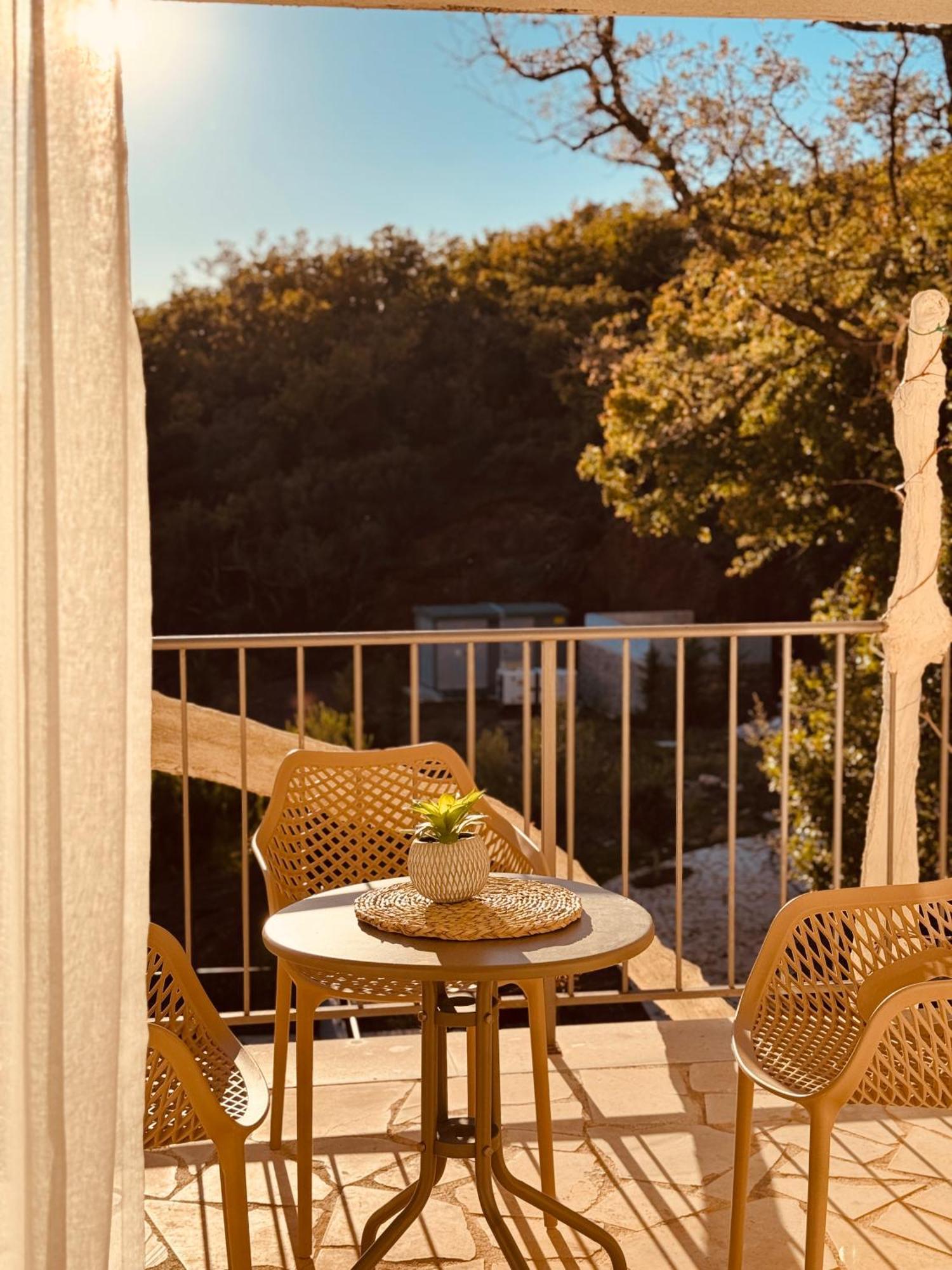Most Oliva Resort Budva Rum bild